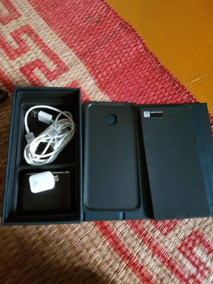 z600617419159_e857c6595f4b8fb395d89e44280c62e2.jpg