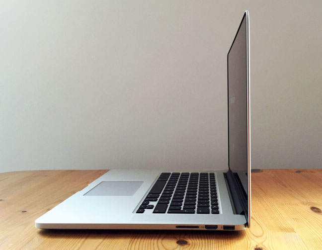 apple_macbook_pro_15-in_wrd_mid_2015_3.jpg