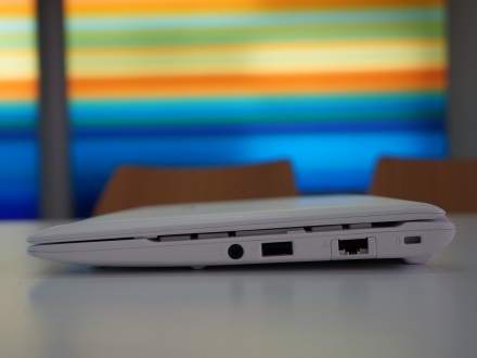 440x330-asus-eee-pc-x101ch-side-1.jpg