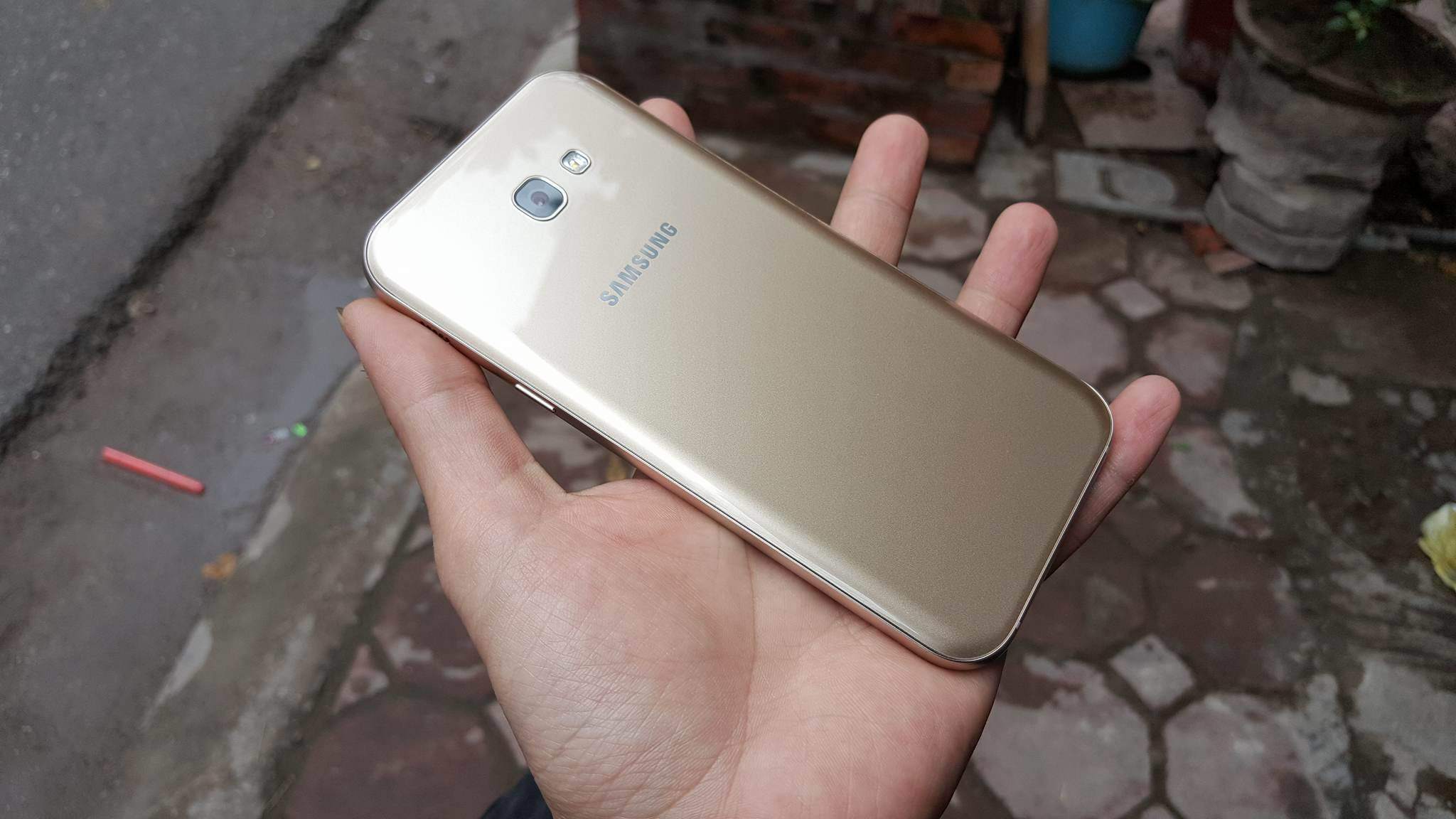 galaxy-a7-2017-gold-fullbox (4).jpg