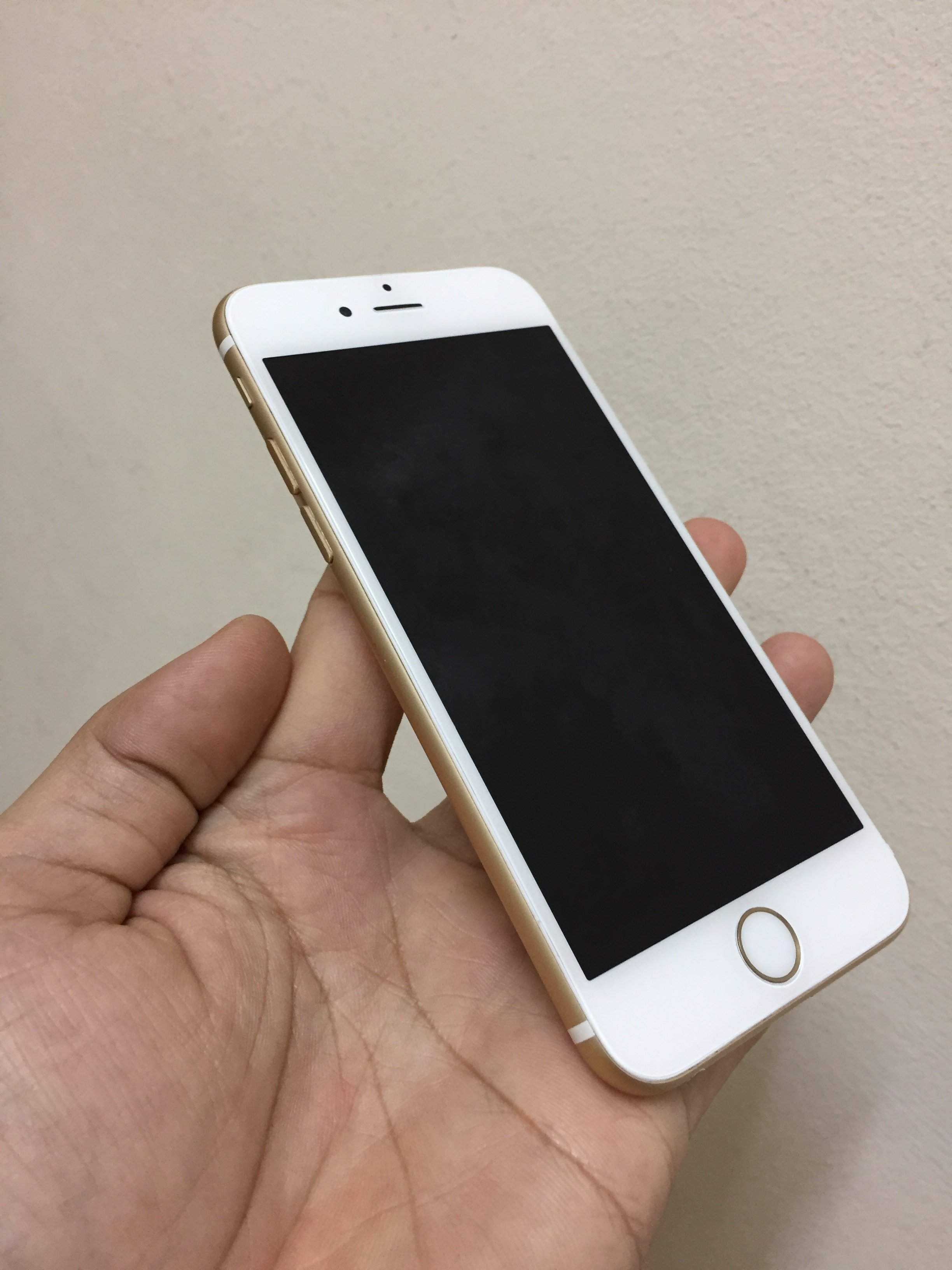6s gold.JPG