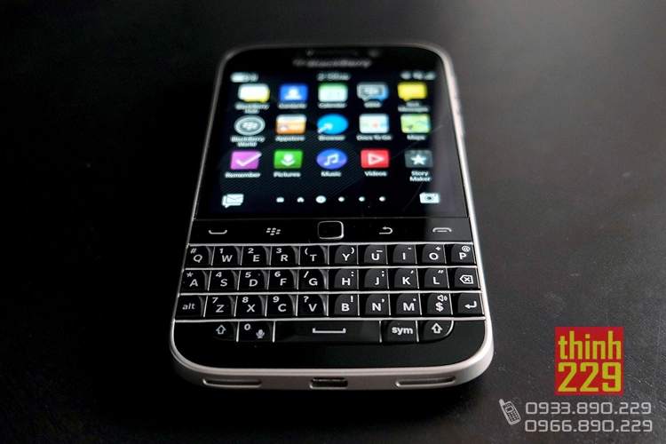 blackberry-classic-bottom-1500x1000.jpg