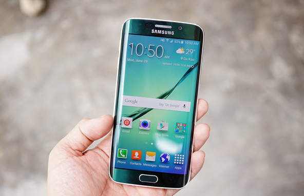 samsung-galaxy-s6-edge-xanh-luc-bao-man-hinh.JPG