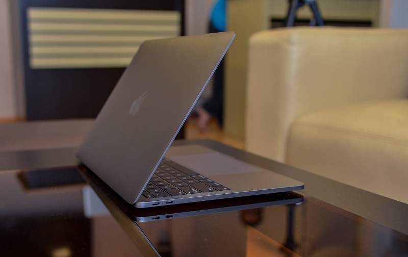 danh-gia-macbook-pro-2016-mnqf2-mnqg2-thiet-ke-bachkhoashopcom.jpg