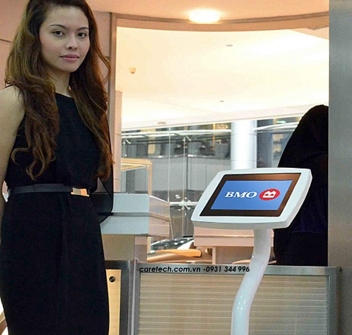SetWidth1140-Armodilo-Tablet-Stand-iPad-Kiosk-Banking-Made-Easy.jpg