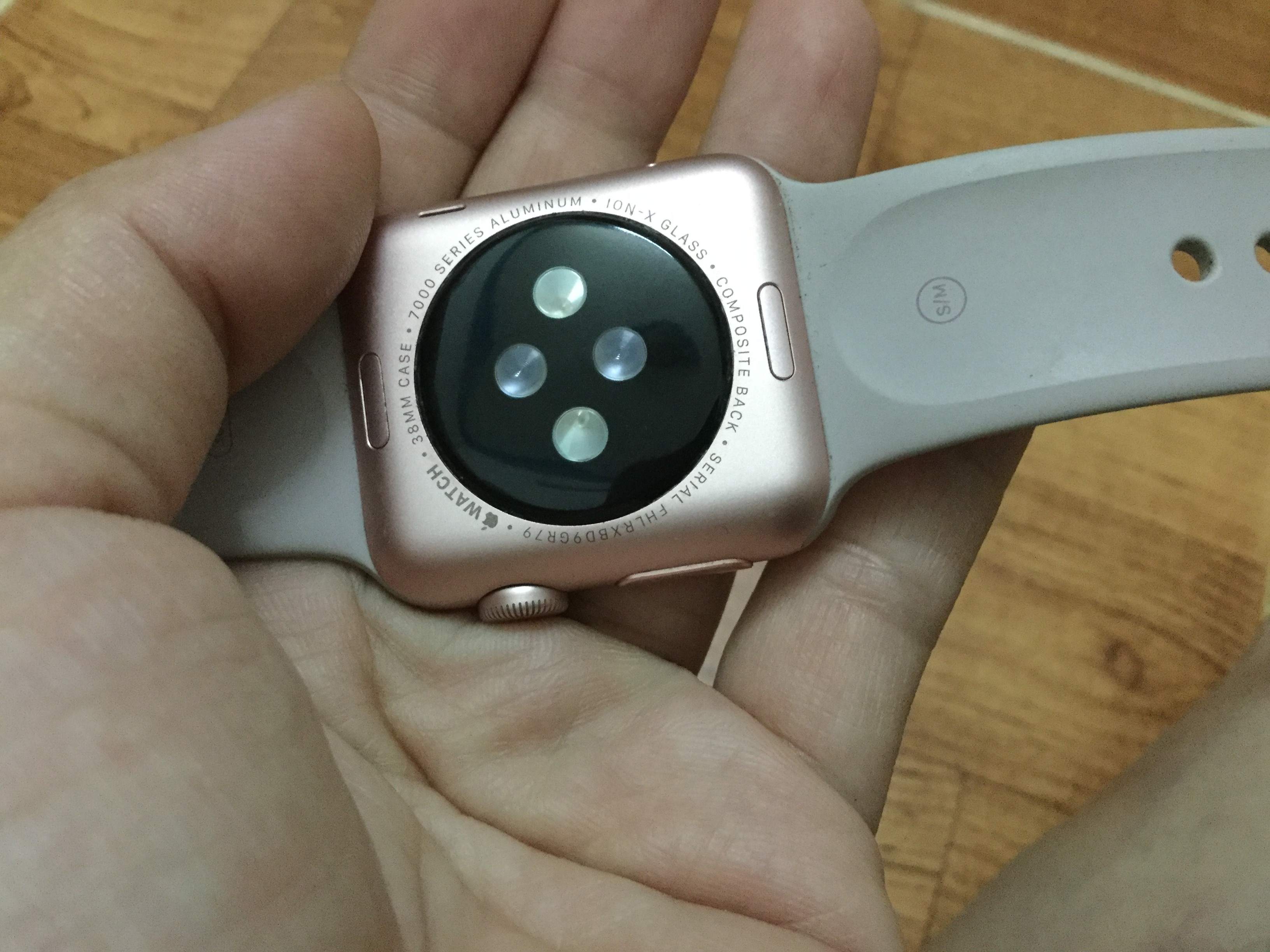 Apple watch series 1 38mm, 7000 series Aluminum, sport band - 3.500