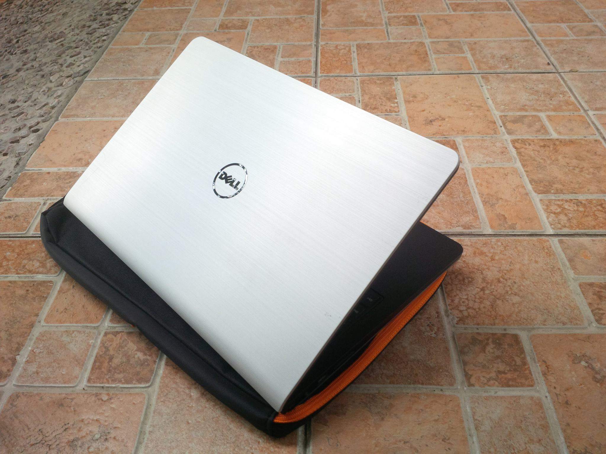 DELL-5548-INSPIRON-VGA-AMD-0919592328_08.jpg