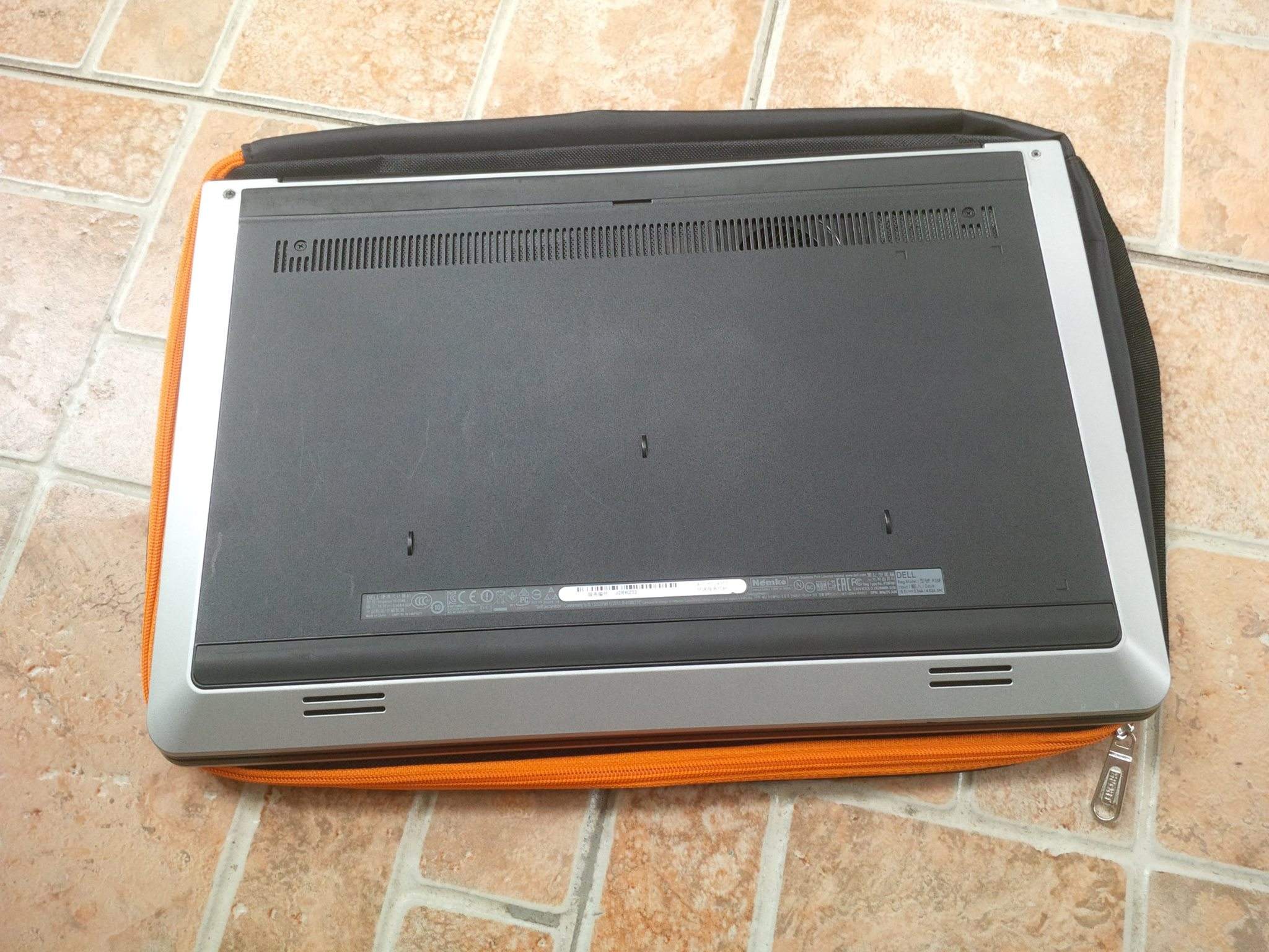 DELL-5548-INSPIRON-VGA-AMD-0919592328_18.jpg