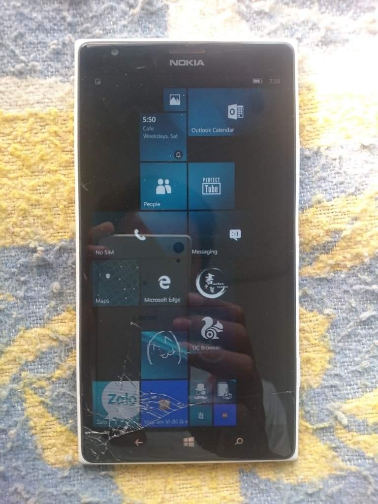 lumia1520b.jpg