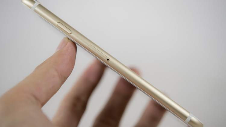 iphone 7 plus 64gb gold.jpg