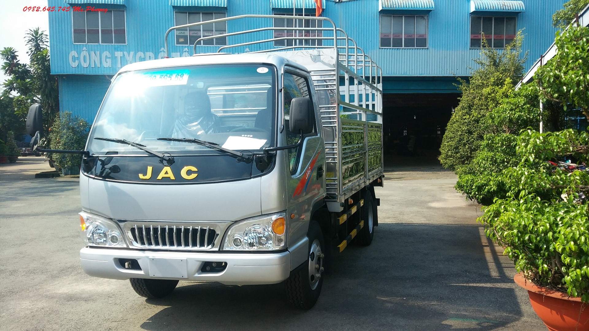 2,4 TẤN- JAC.jpg