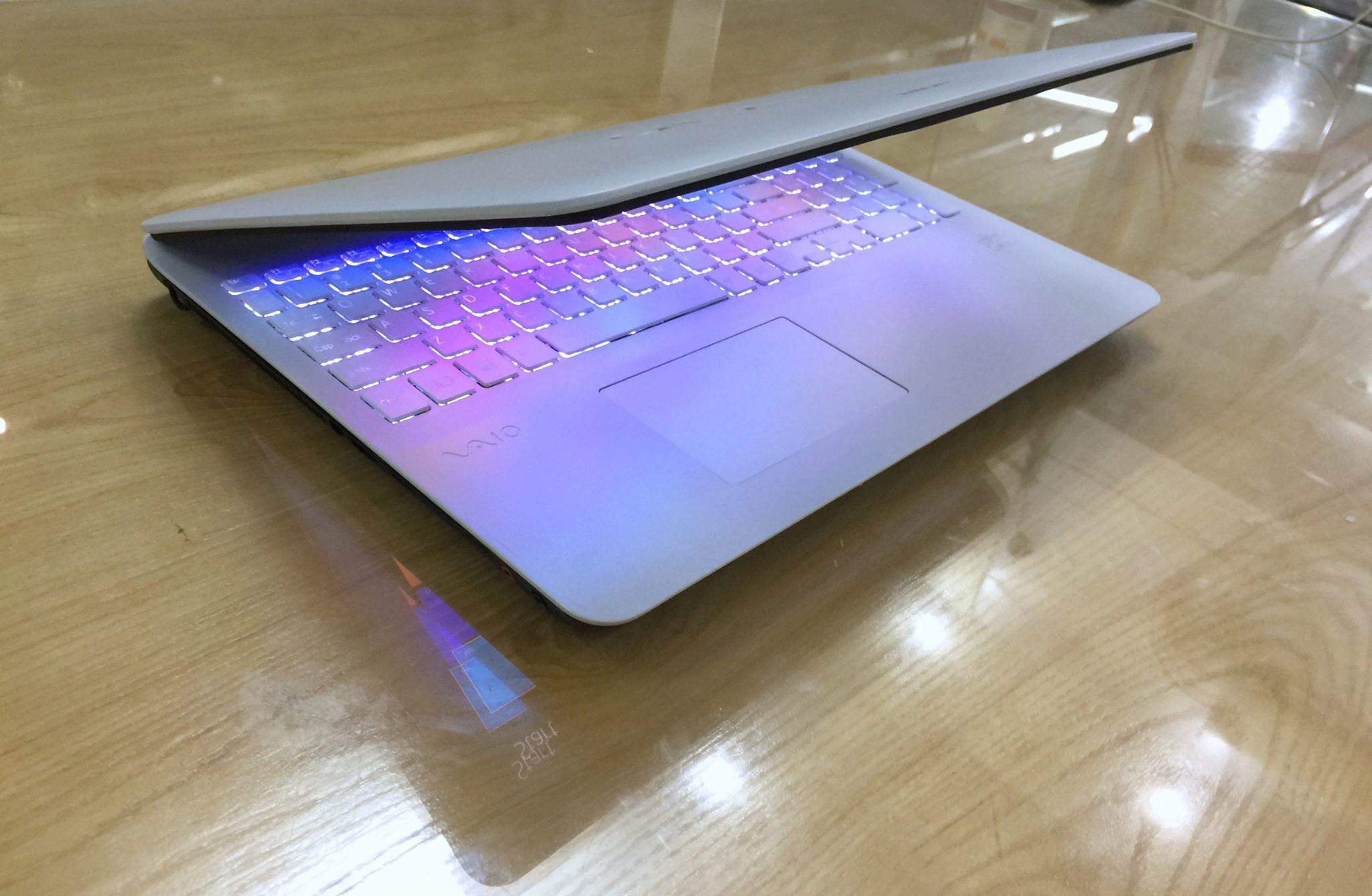 Laptop Sony Vaio Fit SVF15A13SG_5.jpg