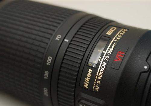 Ong-kinh-Nikon-70-300mm-F4.5-5.6G-ED-IF-AF-S-VR (2).jpg