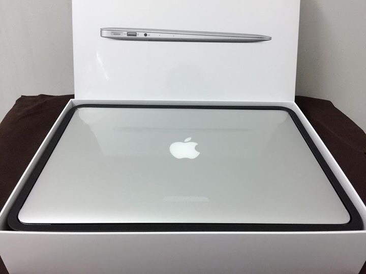 macbook 2.jpg