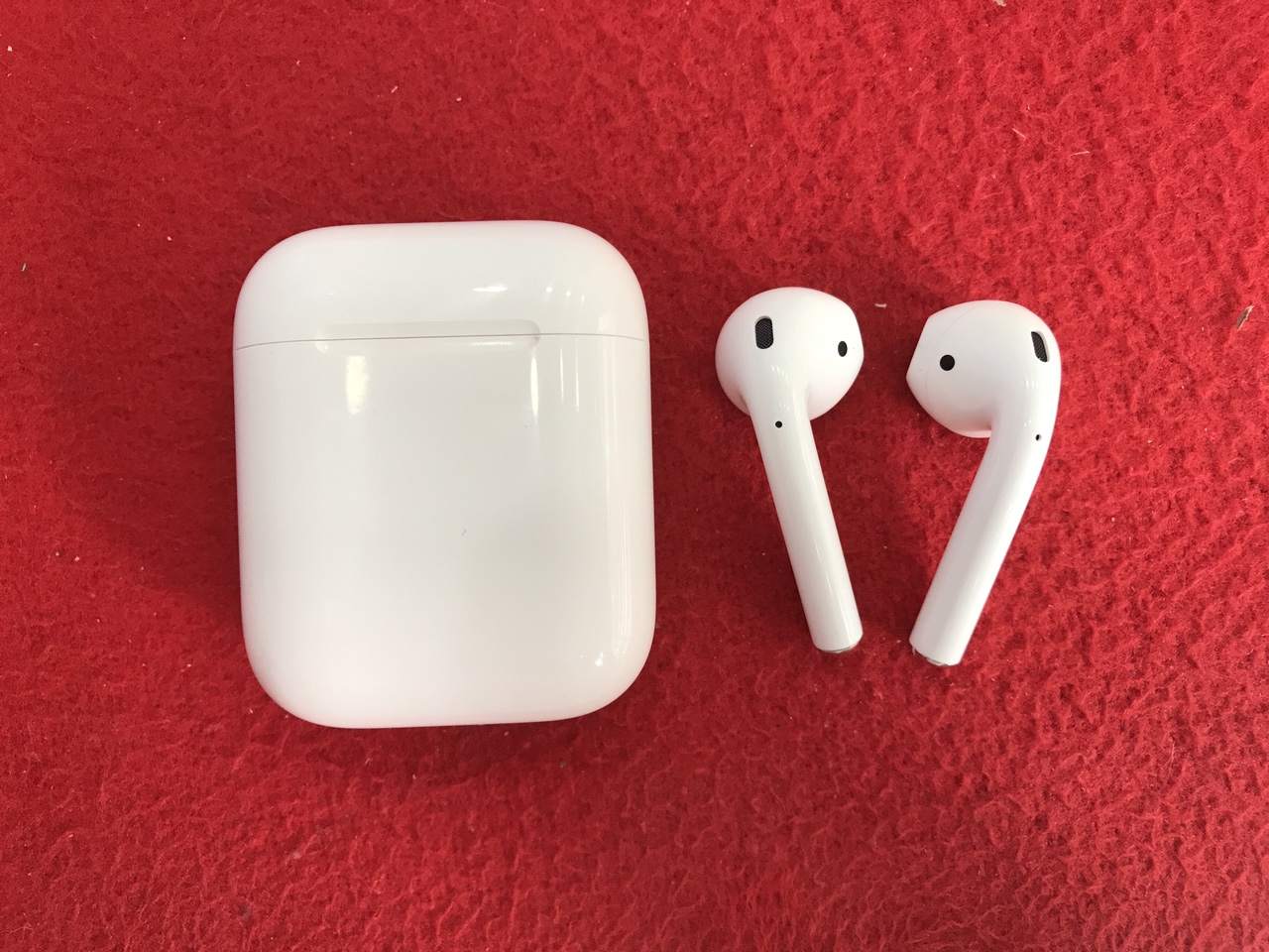 Наушники airpods 3. Аирподс 2. Эйр подс 3 сзади. Айрподс про 2 2022. Air pods с резиновыми накладками.