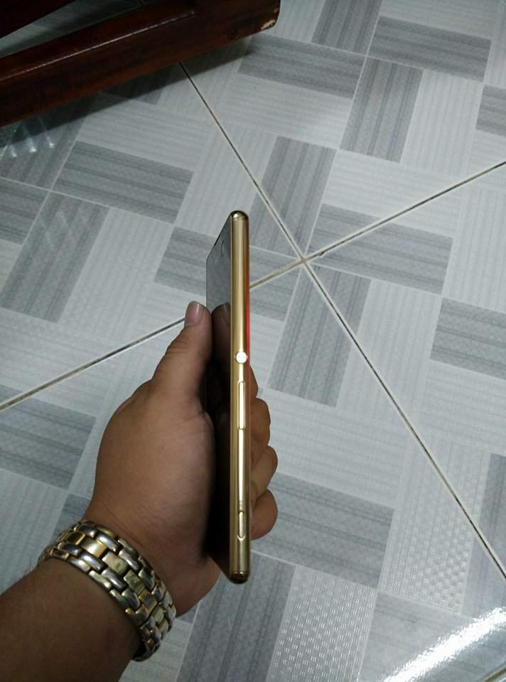 sony m5 gold2..jpg
