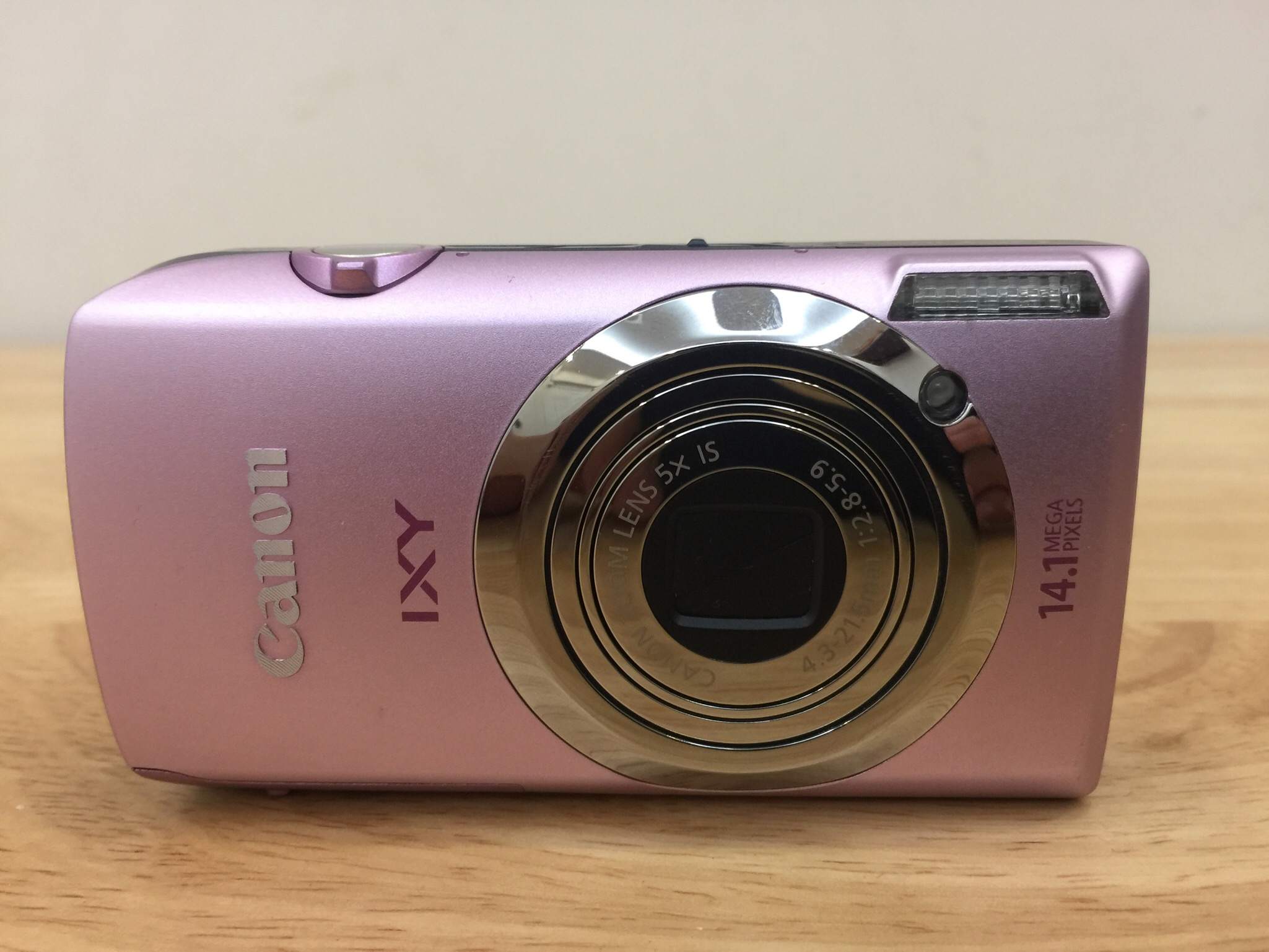 Canon IXY 14.1 MEGAPIXELS