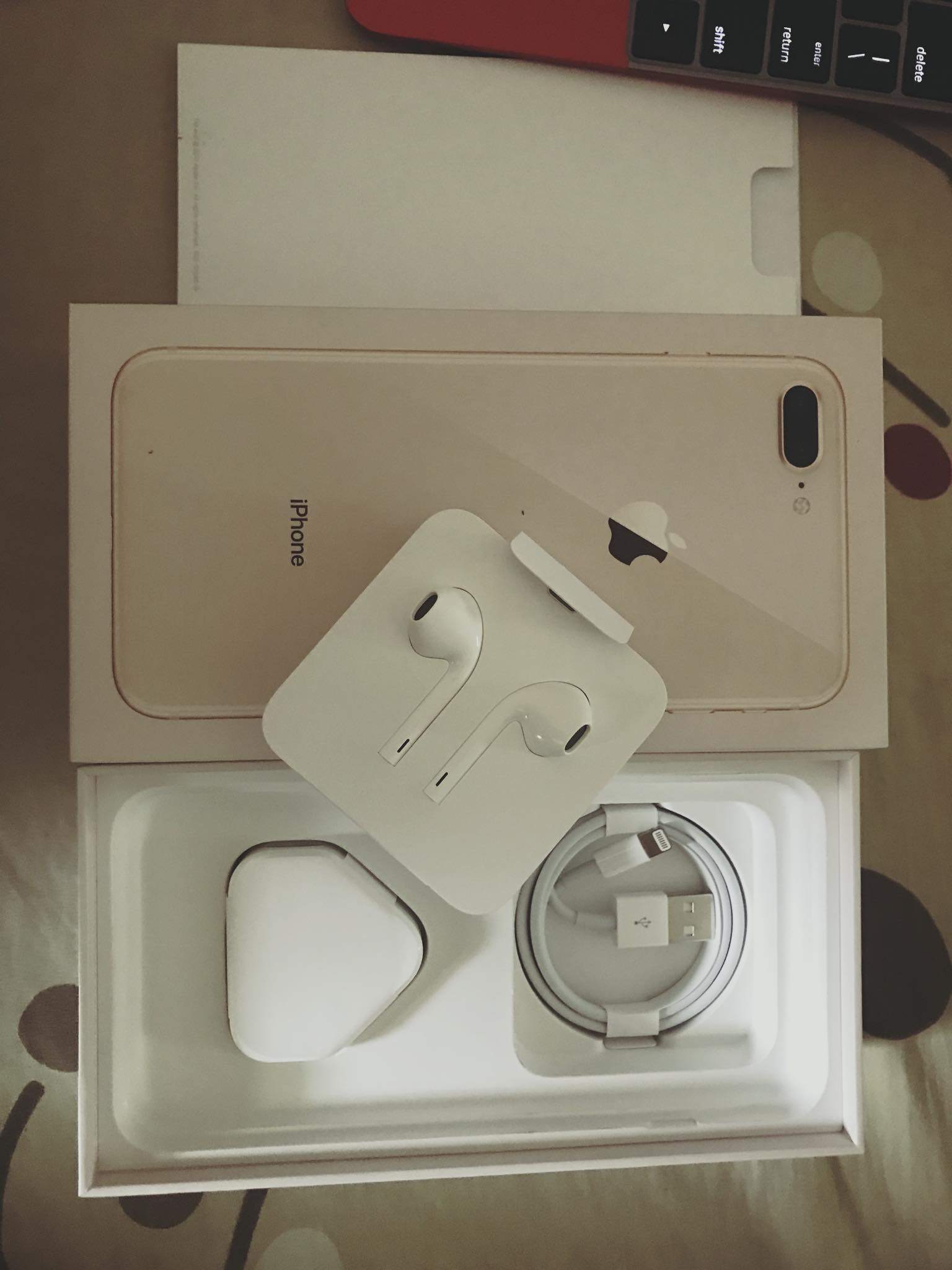8plus vang 2.jpg
