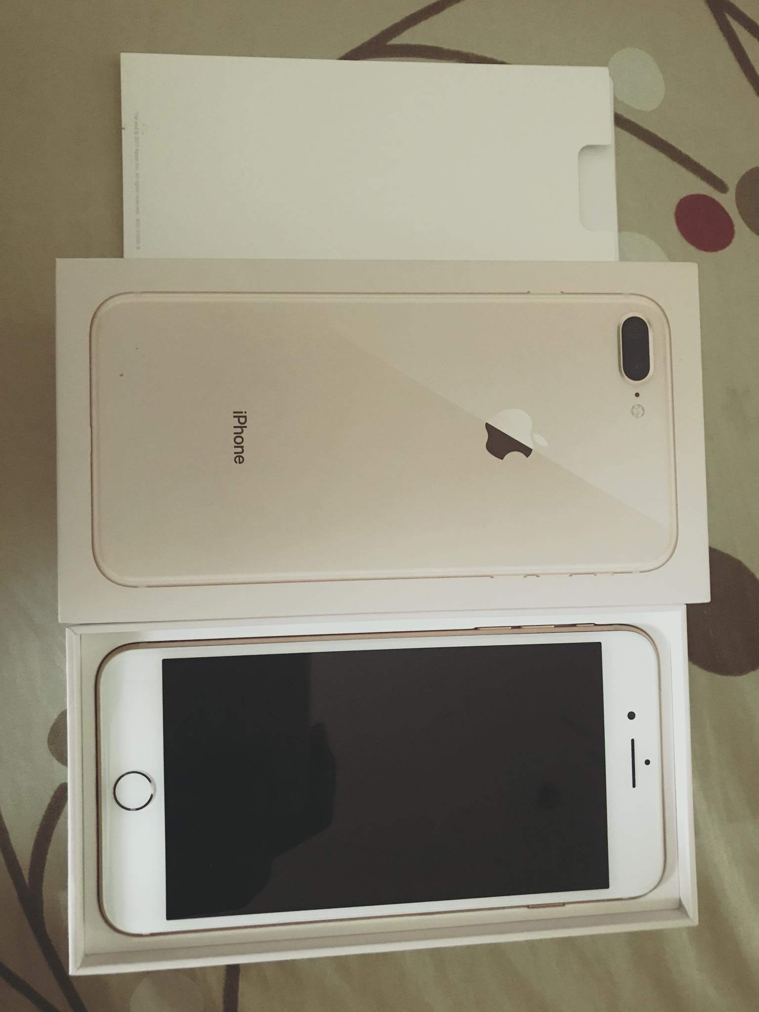8plus vang.jpg