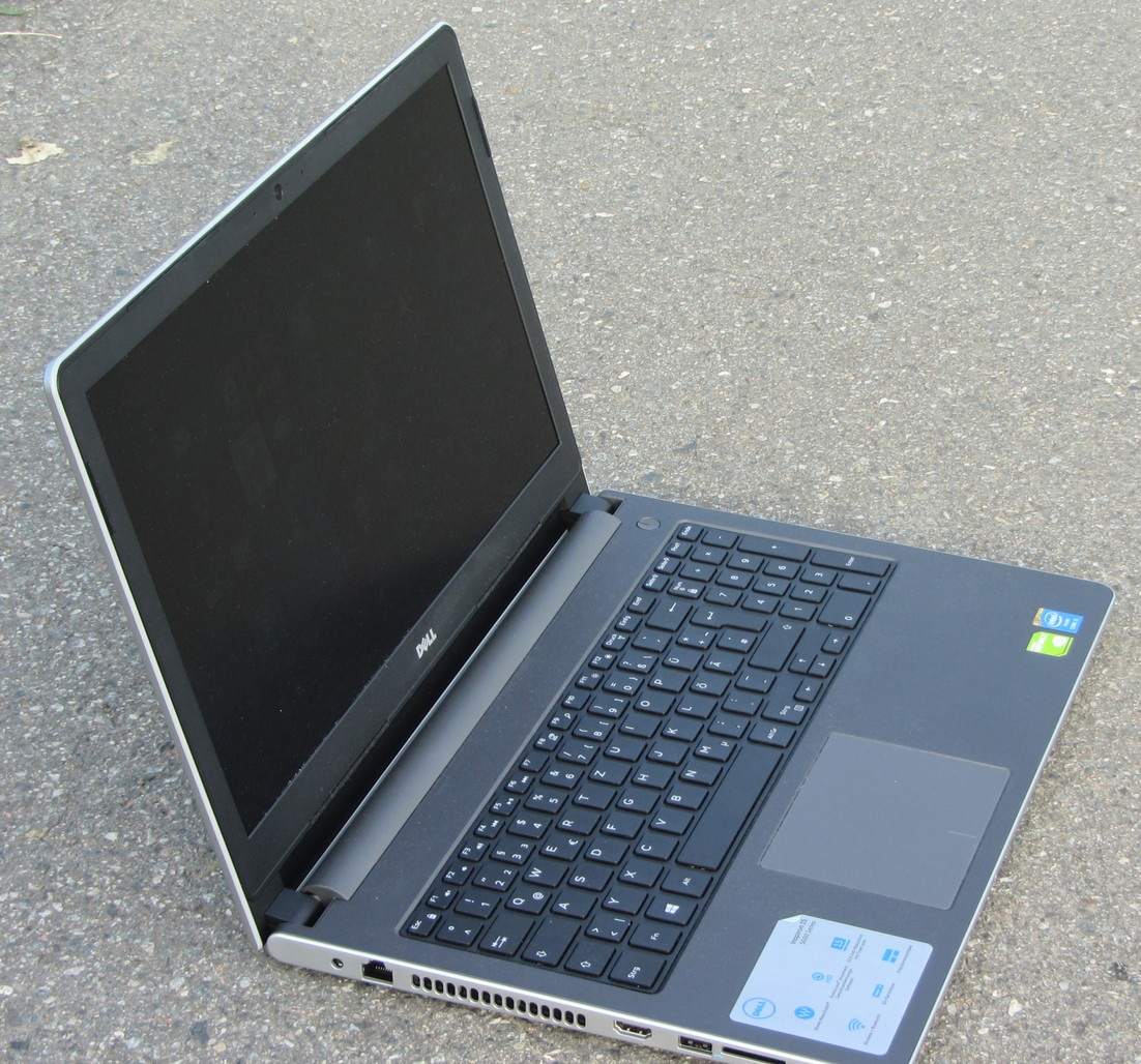 csm_Dell_Inspiron_15_5558_Ansicht3_538a13d212.jpg