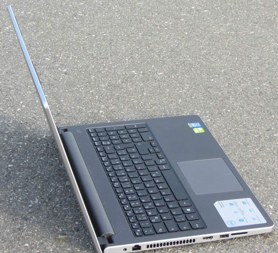 csm_Dell_Inspiron_15_5558_Ansicht4_bfe4c22dd4.jpg