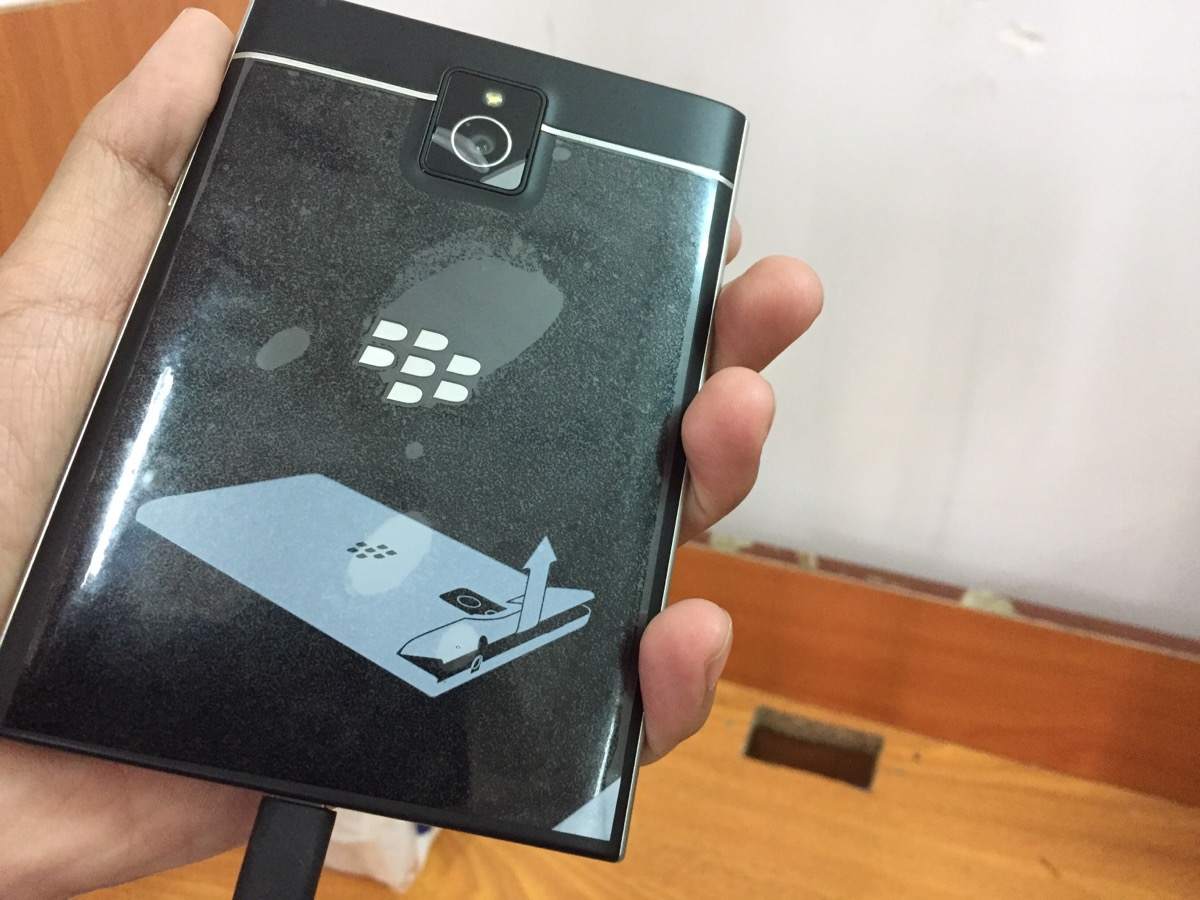 huong-dan-kiem-tra-blackberry-passport-quoc-te-chuan 15.JPG
