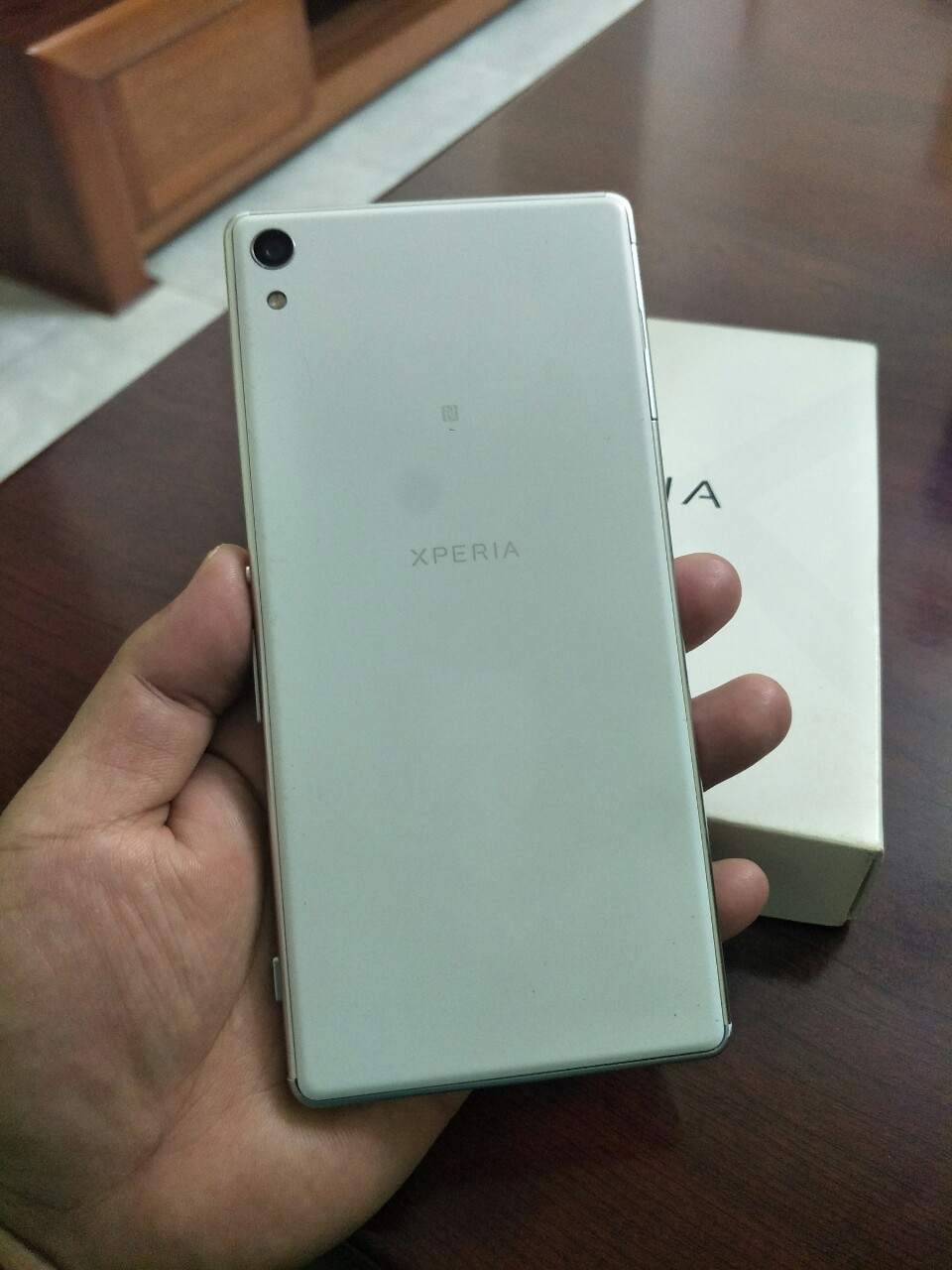 Téléphone Sony Xperia XA 16Go Blanc - Occasion Très Bon état, Micro-rayures
