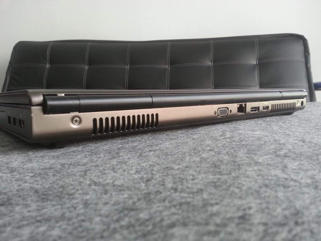 laptop-workstation-dell-m4600-may-tram-di-dong-core-i7-2670qm-cu-gia-re-3.jpg