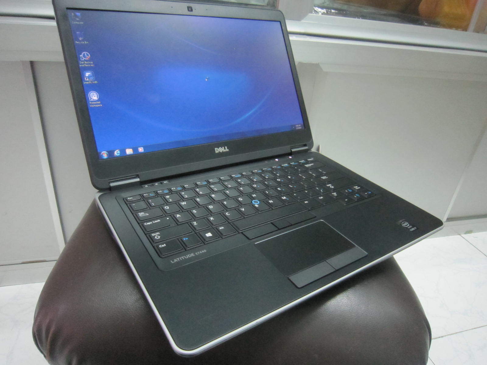 DELL-E7440-8.jpg