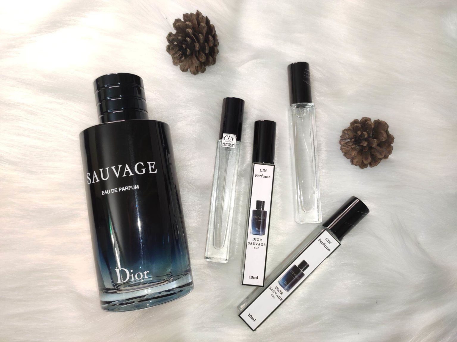 Review nước hoa cho nam giới Dior Sauvage EDT - Lá Skin