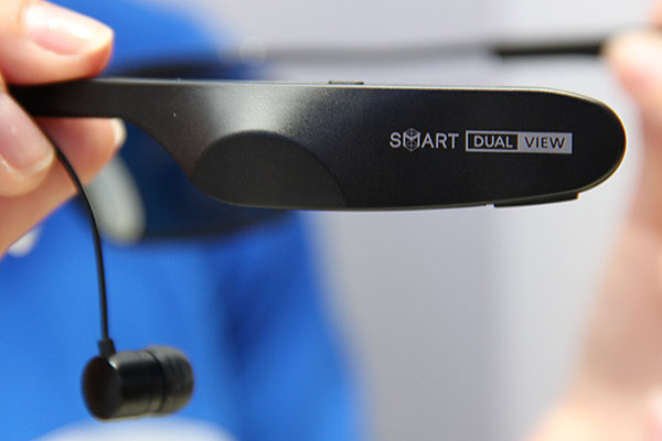 Samsung-Smart-Dual-View-glasses.jpg