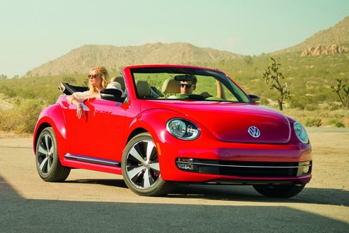 2013-Volkswagen-Beetle-Cabriolet-12.jpg