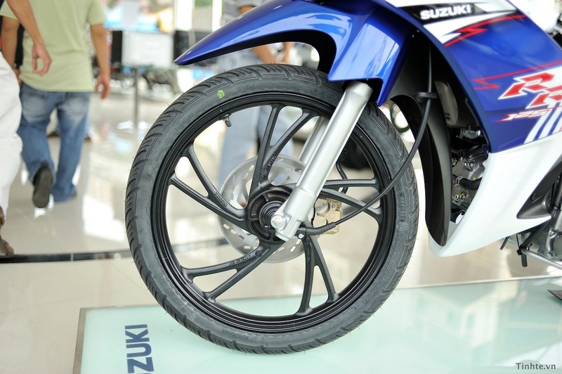Xe côn tay Suzuki Axelo 125 color mới mẻ đặc biệt hóa học bên trên Việt Nam
