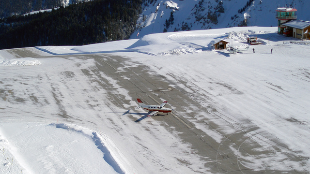 5-Courchevel Airport.jpg