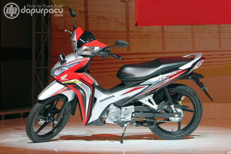 Honda_Blade_2012_15.jpg