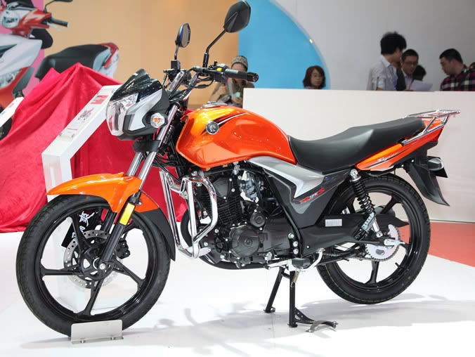 Suzuki ra mắt EN150S tại Indonesia: lai EN150-A với B-King, 150 phân ...