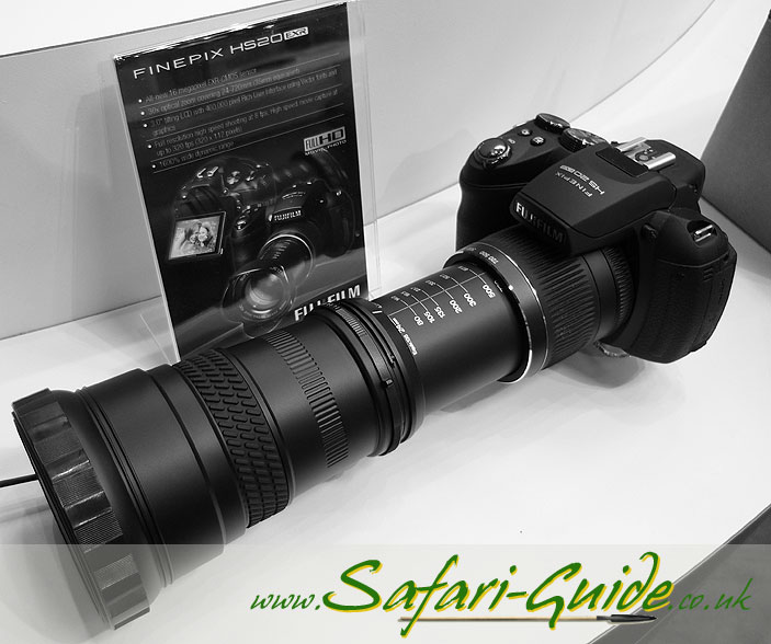 Fujifilm-FinePix-HS20EXR-show-teleconverter.jpg