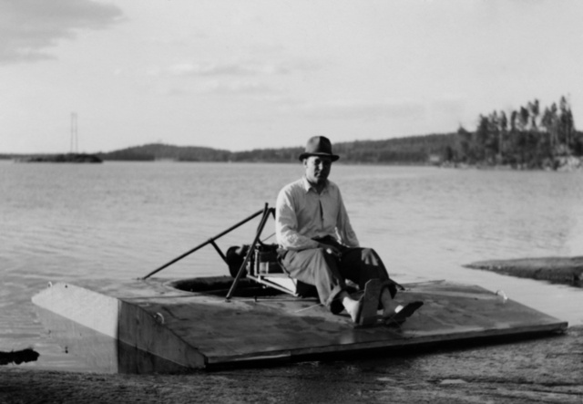 hovercraft_Kaario_1930_1.jpg