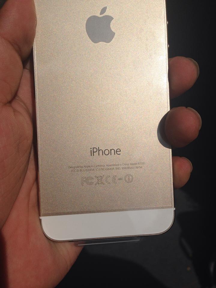 1 vài hình ảnh đầu tiền đập hộp iPhone 5S Gold 