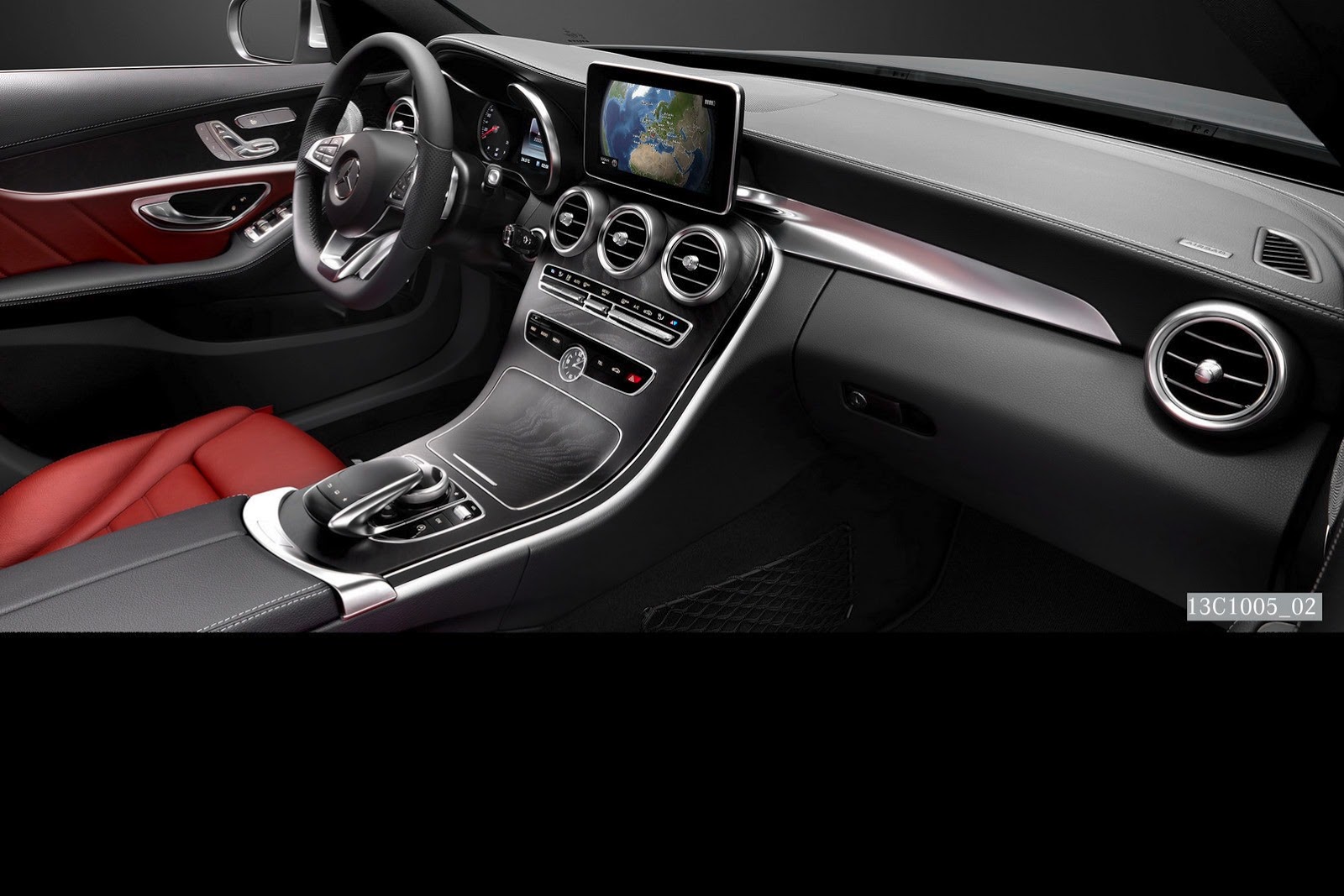 2015-Mercedes-C-Class-Interior-6[2].jpg