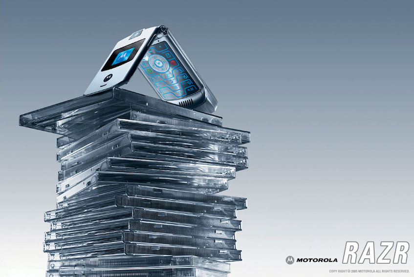 Motorola Razr 40 Ultra images reveal its giant cover screen, EU pricing  leaks - GSMArena.com news