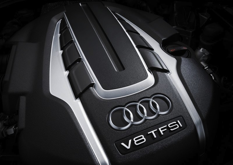 Audi-A8_2014_V8.jpg
