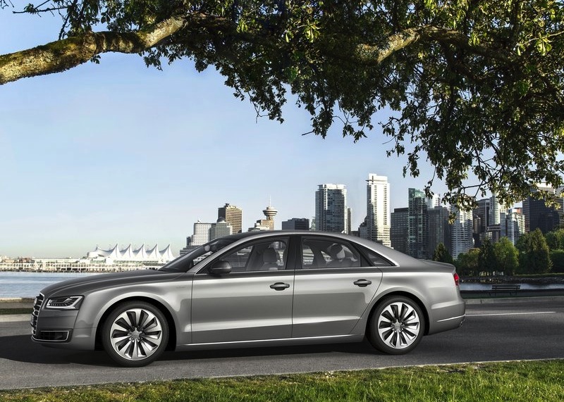Audi-A8_2014_hybrid.jpg