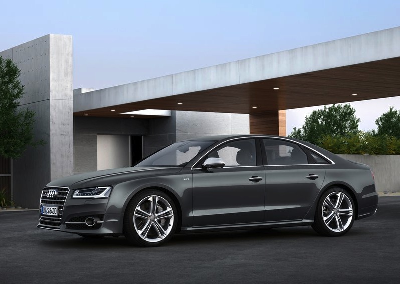 Audi-S8_2014.jpg