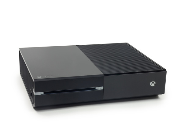 Ben_trong_Xbox_One_2.jpeg
