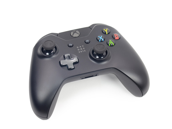 Ben_trong_Xbox_One_3.jpeg