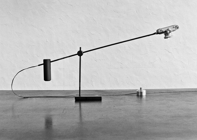 discarded-cameras-reborn-as-lamps-designboom011.jpg