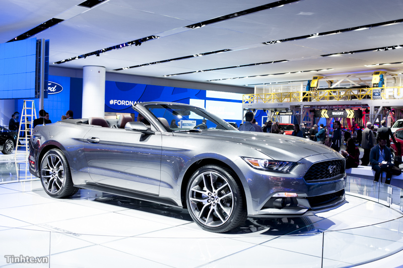 Tinhte.vn_NAIAS_2014_Ford_Mustang_2015-2.jpg