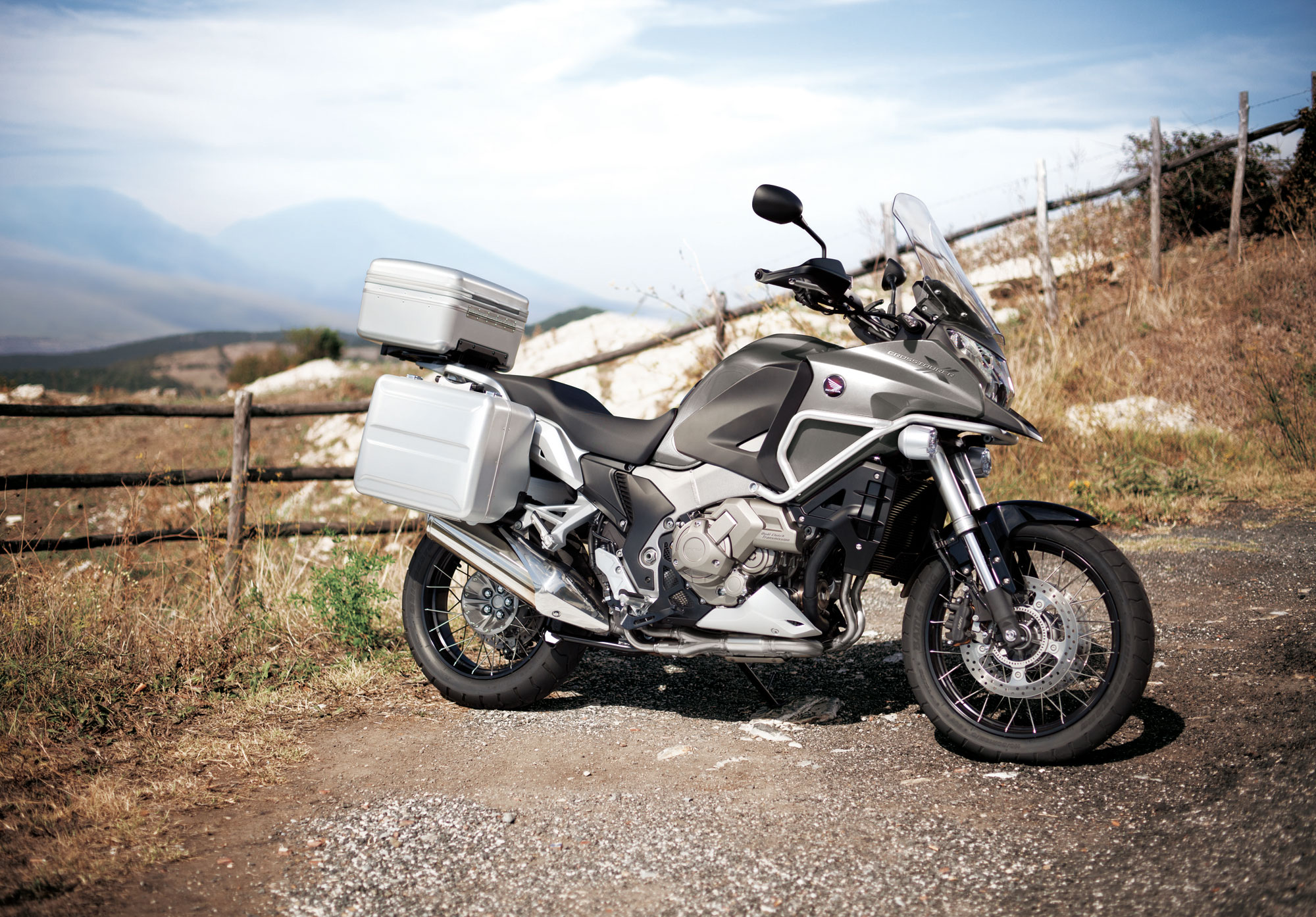 2012-Honda-Crosstourer-Right-View.jpg