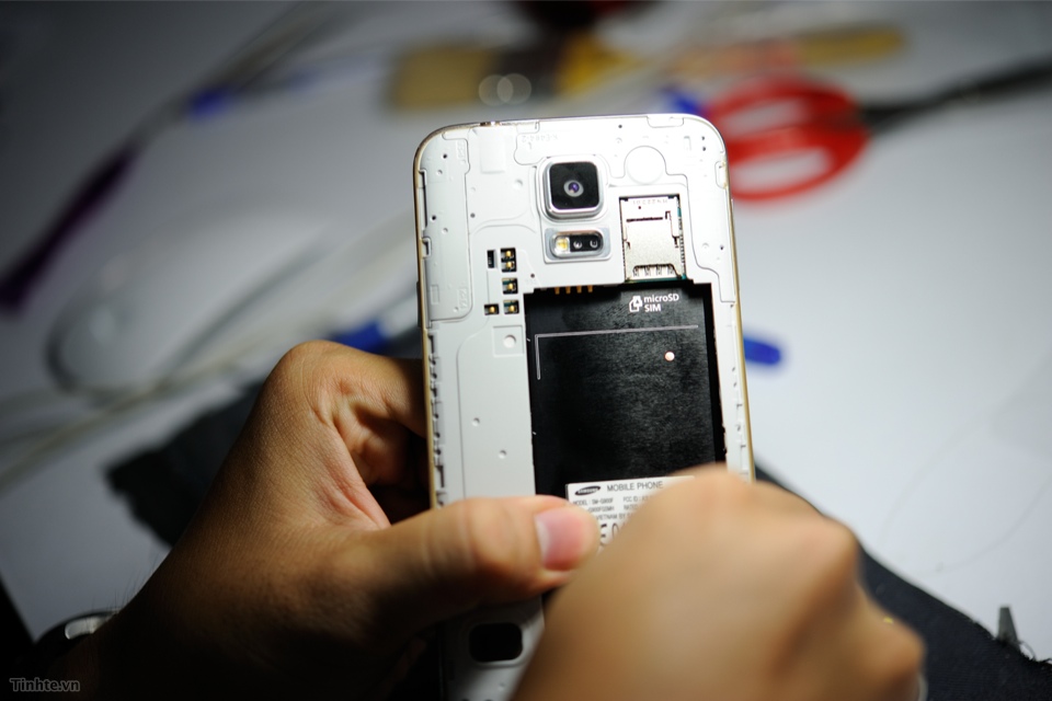 Galaxy_S5_Teardown-9.jpg